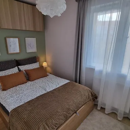 Apartament Mlody Gdansk - Bezplatny Parking, Mocne Wifi, Dobre Polaczenie Z Lotniskiem Exterior photo