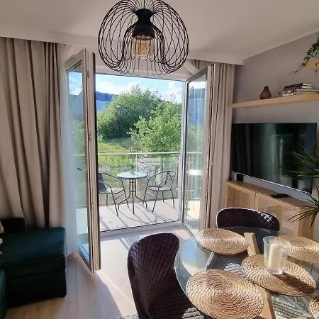 Apartament Mlody Gdansk - Bezplatny Parking, Mocne Wifi, Dobre Polaczenie Z Lotniskiem Exterior photo